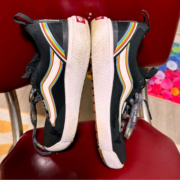 Vans Ultra Range Pride shoes Men’s 8.5 women’s 10. Black and Rainbow LGBTQ - Picture 3 of 5